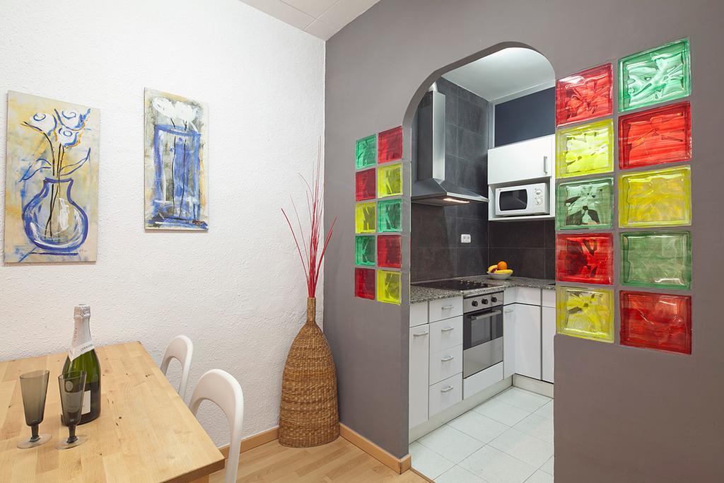 Ferienwohnung Deep Purple Barcelona Zimmer foto